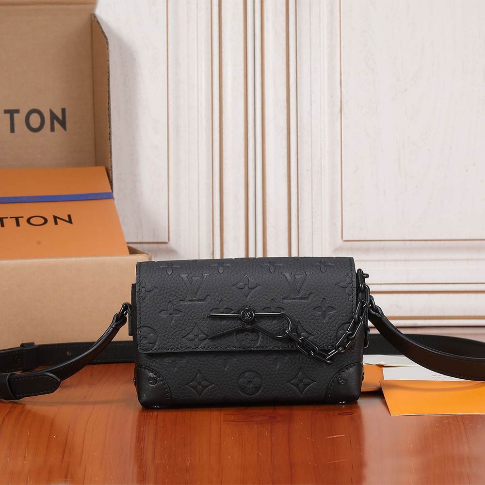 Alternative view of LV Steamer Wearable Wallet