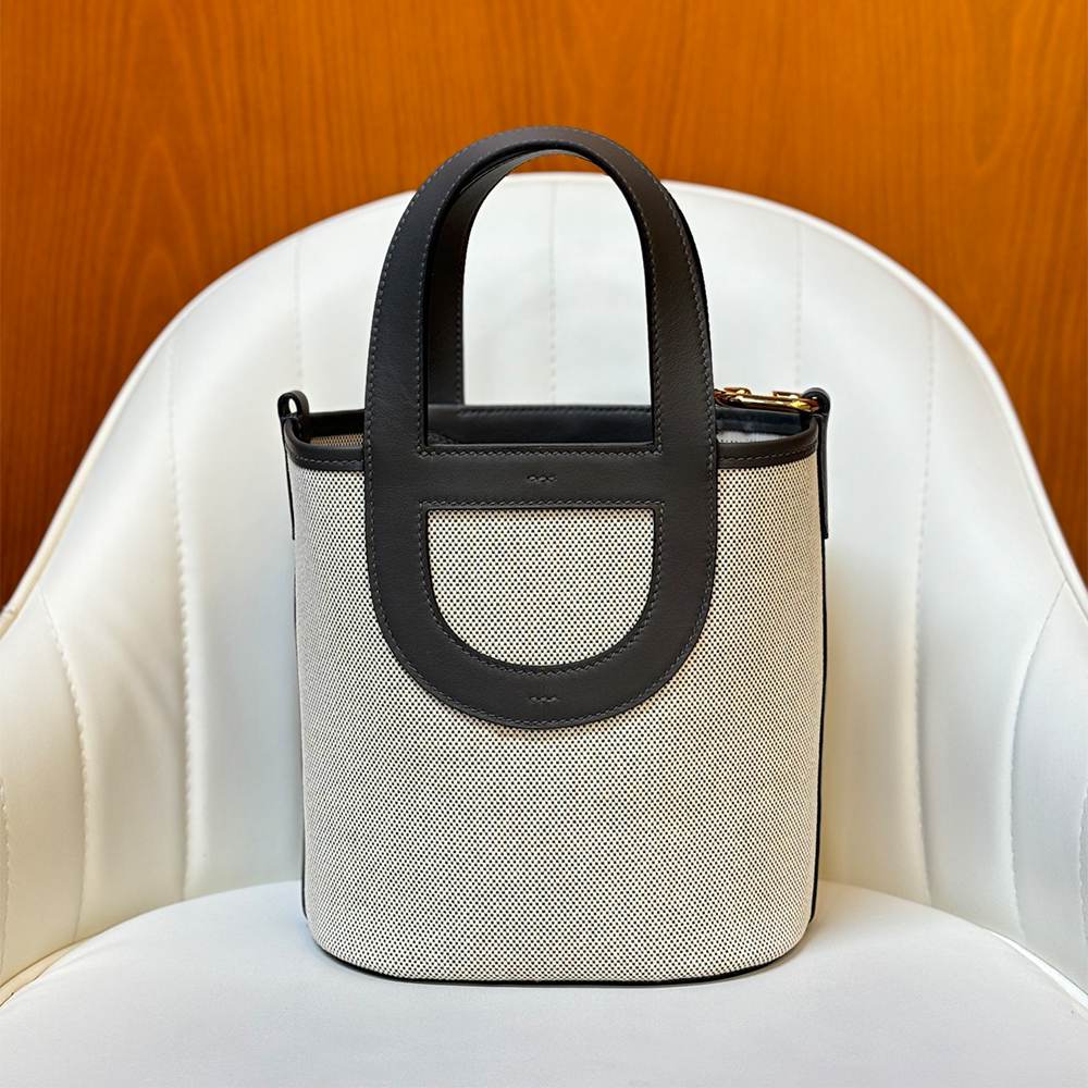 Alternative view of Hermès In-the-Loop 18