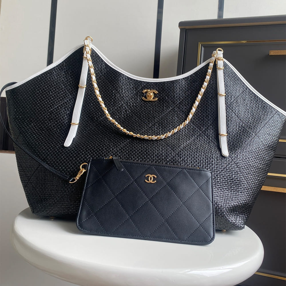 Alternative view of Chanel MAXI SHOPPING BAG(HIGH-END GRADE)