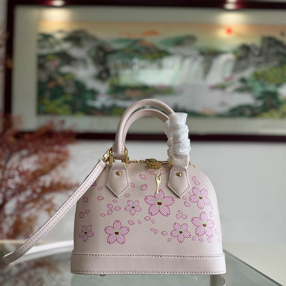 Alternative view of LV x TM Alma BB