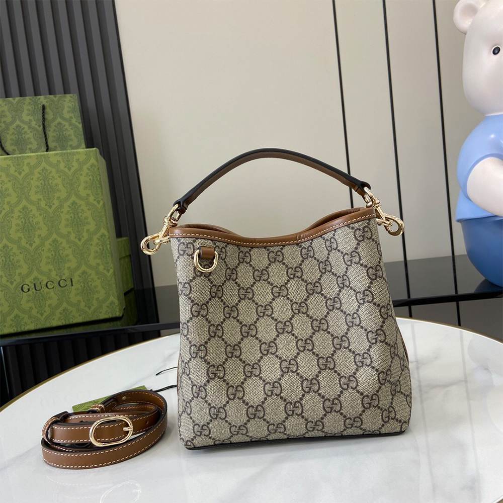 GG Emblem small bucket bag - Image 8