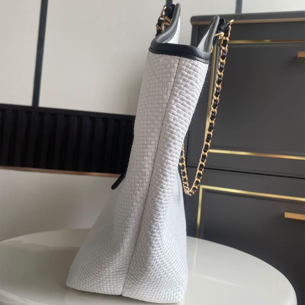 Alternative view of Chanel MAXI SHOPPING BAG(HIGH-END GRADE)