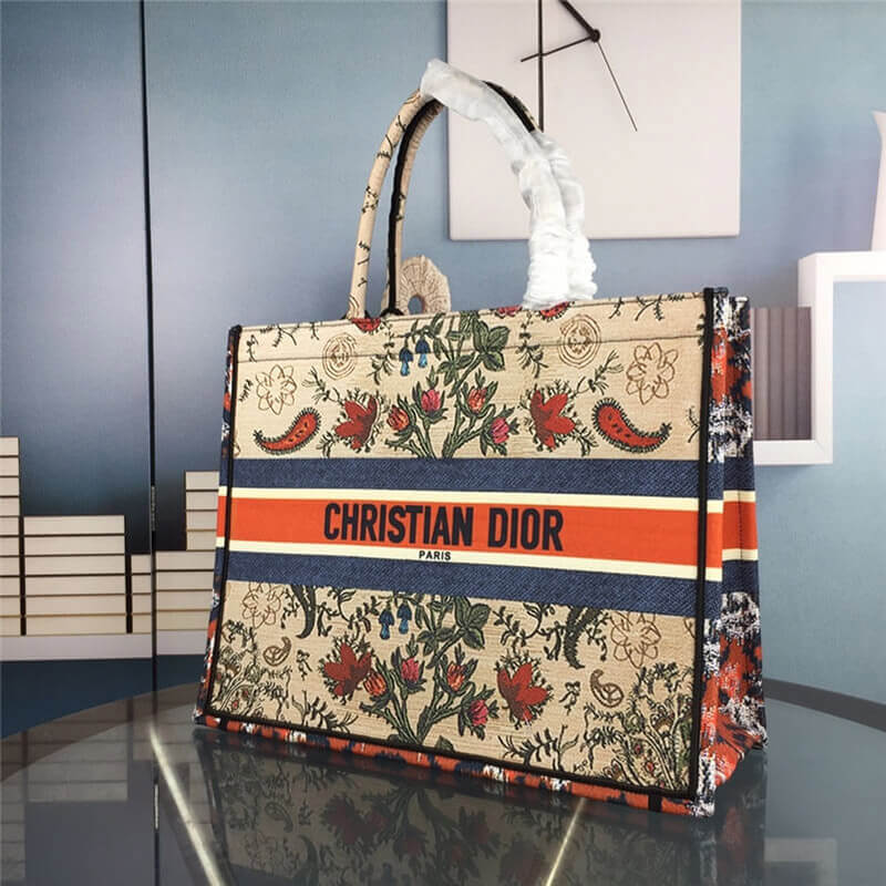 DIOR BOOK TOTE light bag - Image 7