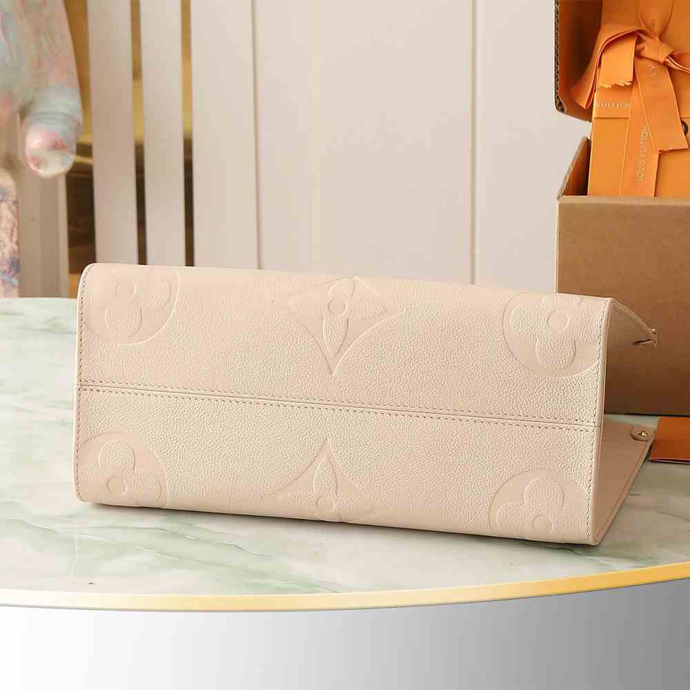 LV Onthego MM - Image 2