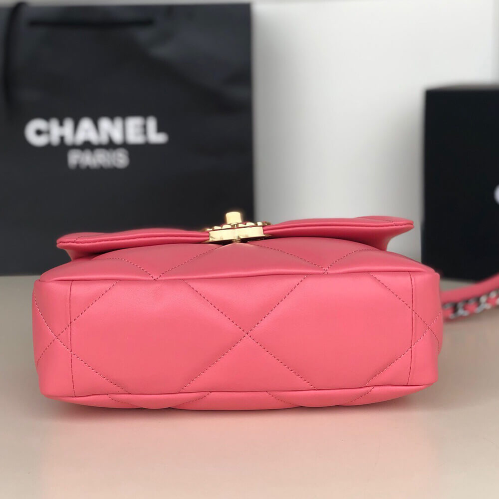 CHANEL 19 Handbag - Image 5