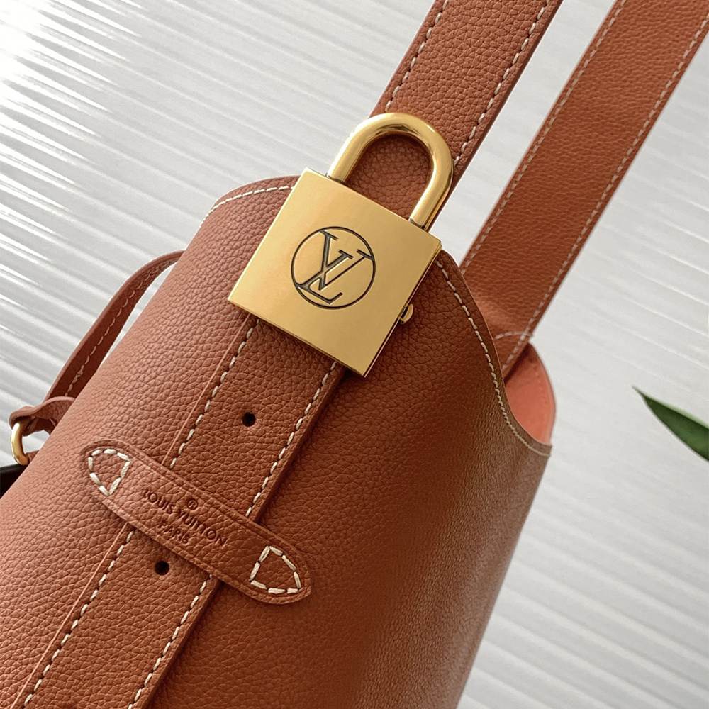 LV Low Key Hobo PM - Image 2