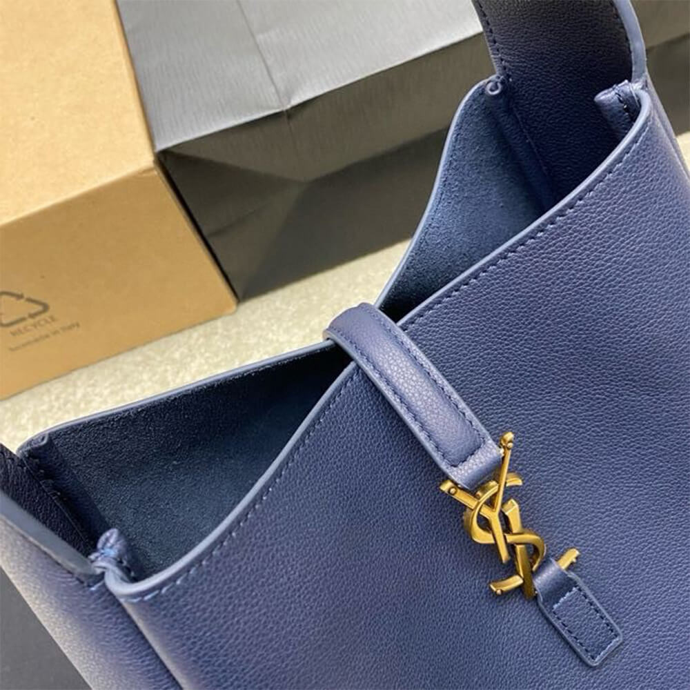 Alternative view of YSL le 5 a 7 supple small