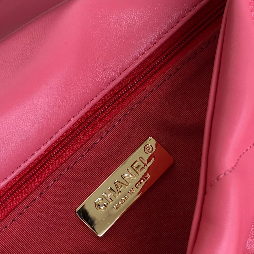 CHANEL 19 Handbag - Image 3