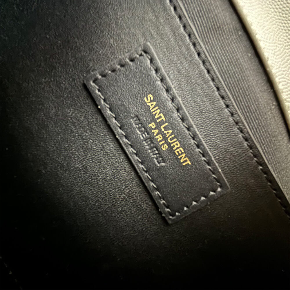 YSL envelope medium in grained leather - Image 6