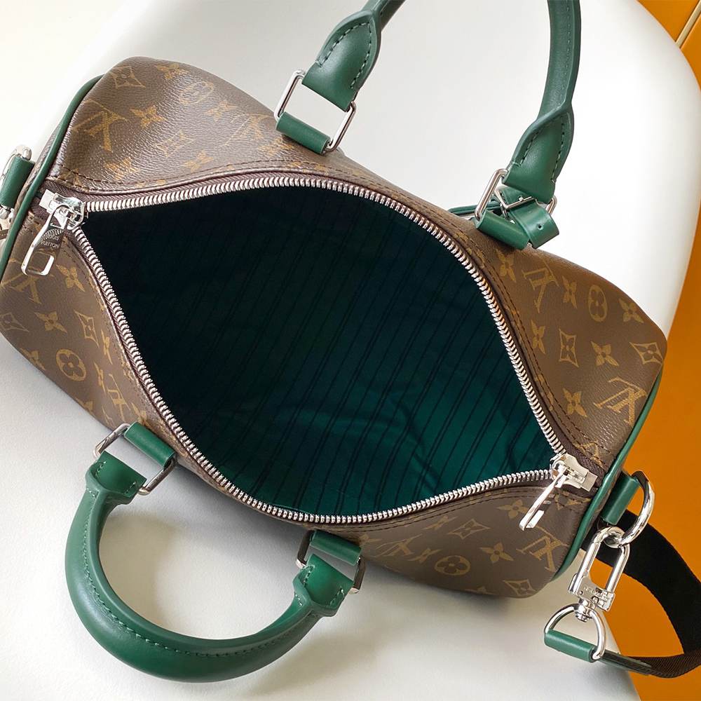 LV Keepall Bandoulière 35 - Image 4