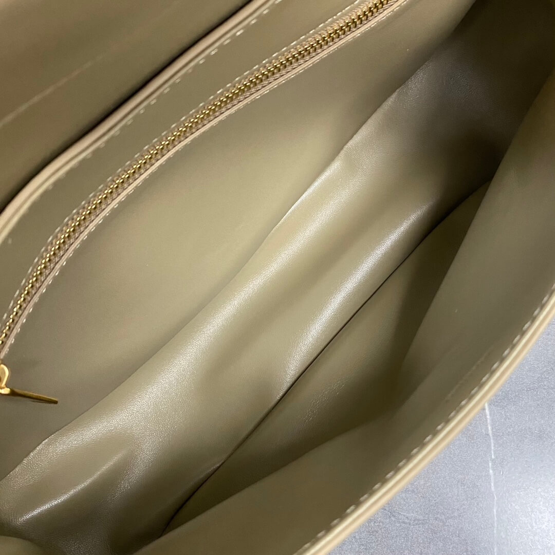 CELINE Medium POLLY bag in soft calfskin - Image 5